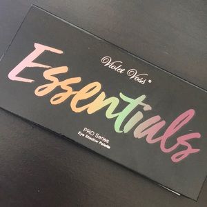 violet voss essential eyeshadow palette